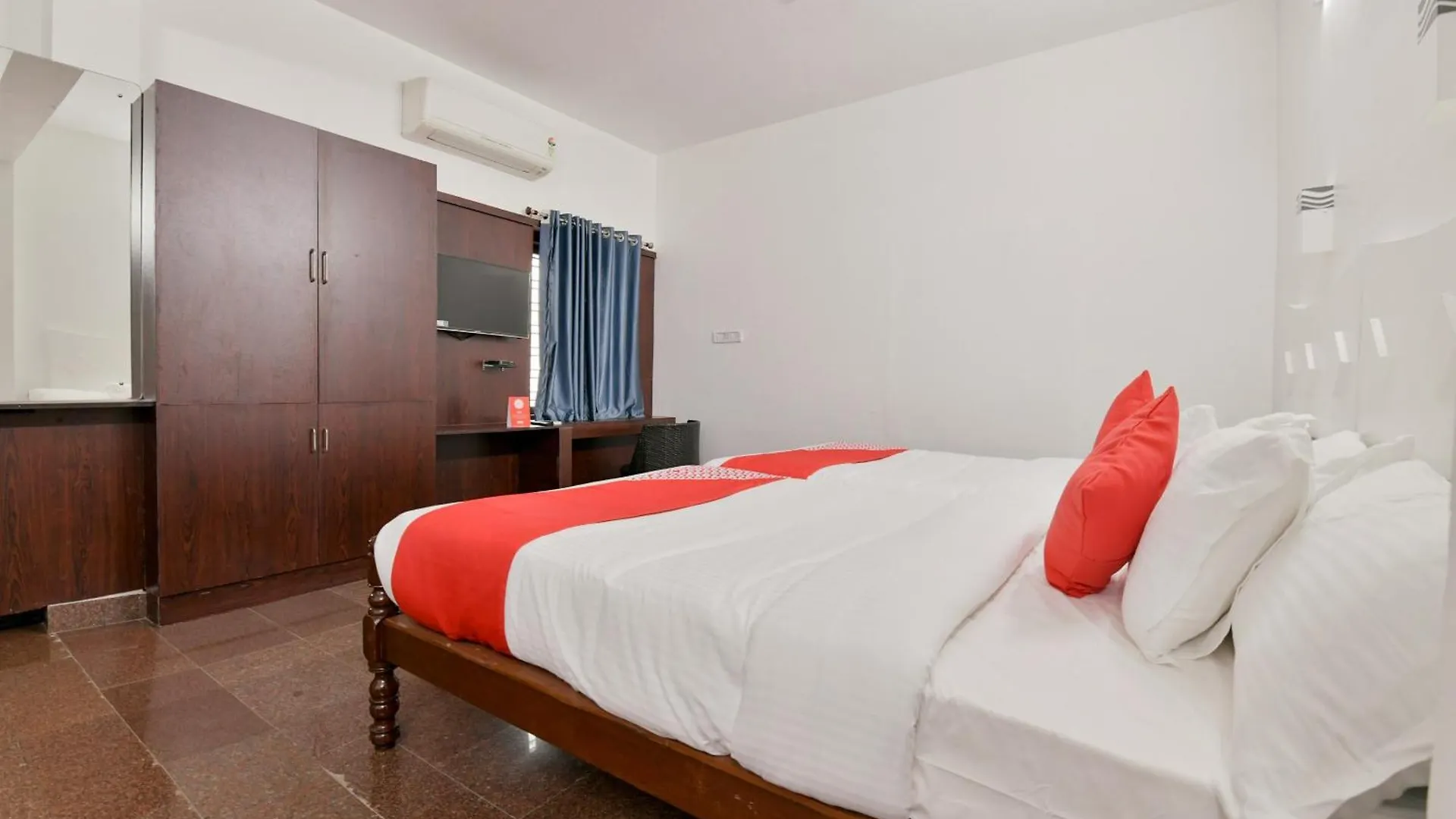 Hotel O Alappuzha Near General Hospital Junction