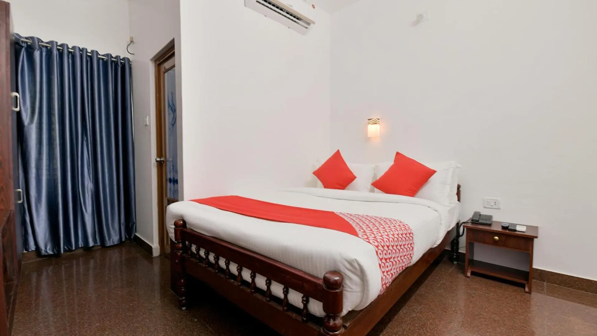 Hotel O Alappuzha Near General Hospital Junction