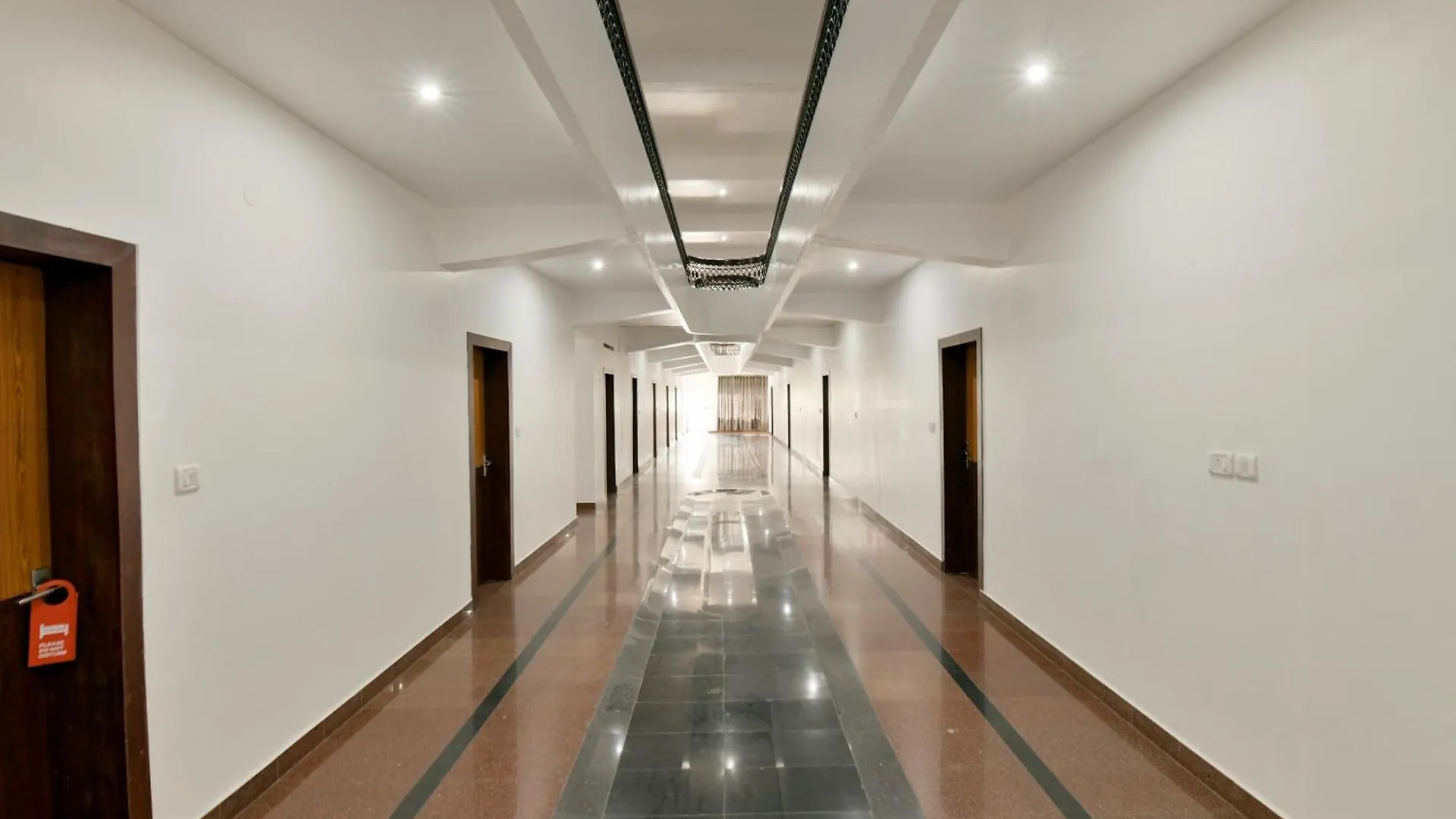 Hotel O Alappuzha Near General Hospital Junction