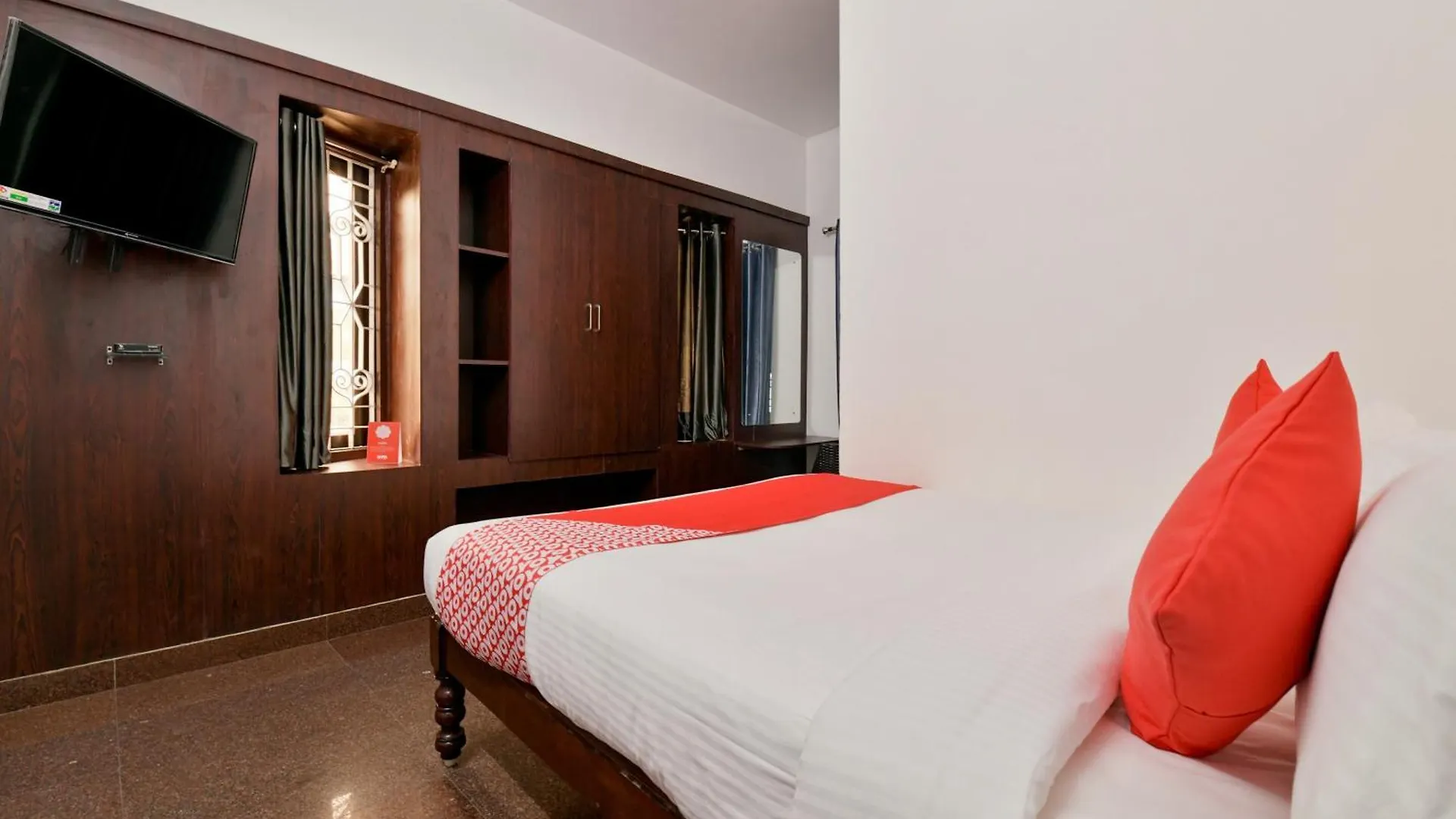 Hotel O Alappuzha Near General Hospital Junction