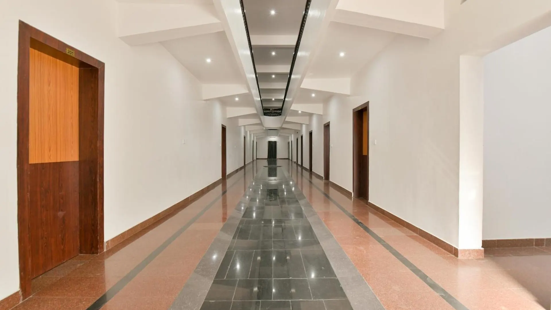 Hotel O Alappuzha Near General Hospital Junction
